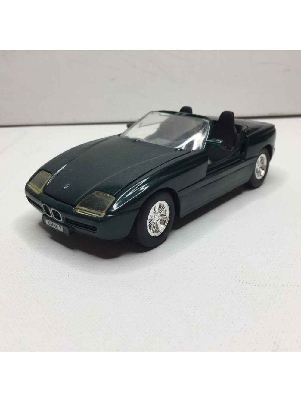 Revell BMW Z1 Sports Car 1:24 Scale Diecast Model Toy Dark Green ESKR7